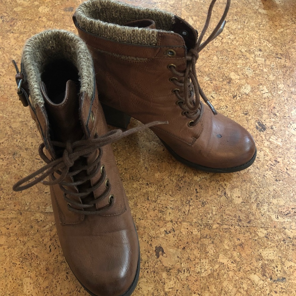 Heeled boots